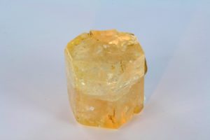 cristal jaune d'apatite du Pakistan