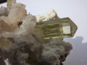 cristal de apatito amarillo de México