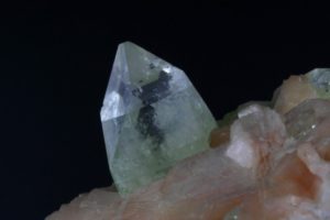 cristal d'apophyllite d'Inde