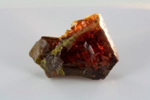 Bastnaesitkristall aus Zagi, Pakistan