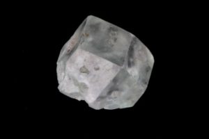 cristal de boracite bleu clair de Sehnde en Allemagne