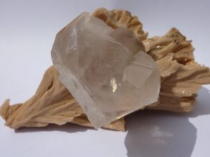 calcite crystal on aragonite from Dalnegorsk in Russia
