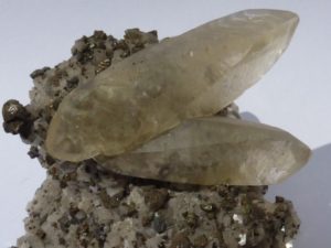 cristaux de calcite sur galène des Etats-Unis