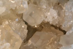 кристаллы целестина и кварца из Туниса