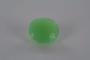 chrysoprase oval cut in facets