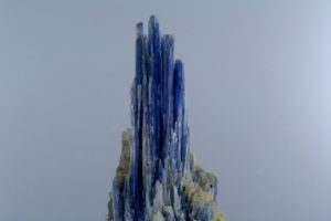 cristais de cianita ou distênio do Brasil