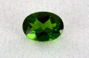 Russian green chrome diopside oval cut