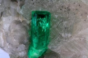 cristal d'émeraude de Muzo en Colombie