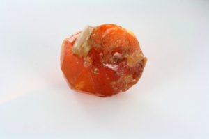 cristal d'hessonite de Bajour au Pakistan