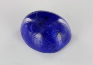 lazurite d'Afghanistan taillée en cabochon