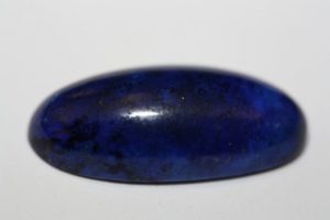 lazurite d'Afghanistan taillée en cabochon