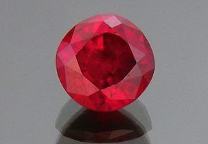 Manganotantalite rouge taillée d'Afghanistan