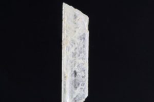 кристалл монтебразита из США