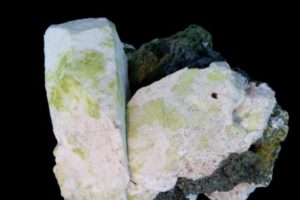 Oligoklaskristalle aus Arendal, Schweden