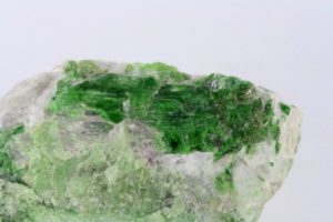 grüner Pargasit aus dem Hunza-Tal, Pakistan