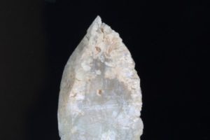 cristal de petalita de la isla de Elba en Italia