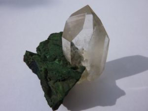 cristal de chalcopyrite oxydé en malachite France