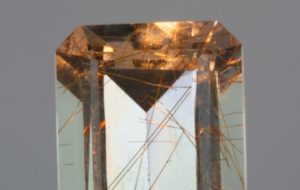 inclusions de rutile dans du quartz