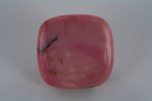 pink quinzite opal cabochon from France
