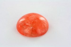 cabochon de sérandite orange du Québec -Canada-