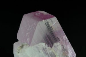 cristallo di kunzite rosa dell’ Afghanistan