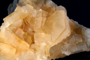 奥地利的菱锶矿晶体