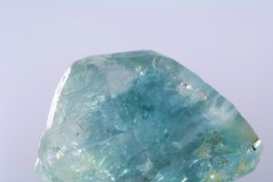 Кристалл природного голубого топаза из Бразилии.